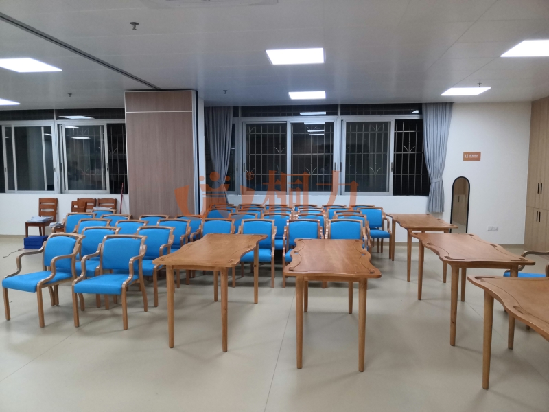 1704418393188897.jpg 一(yī)樓活動(dòng)室.jpg