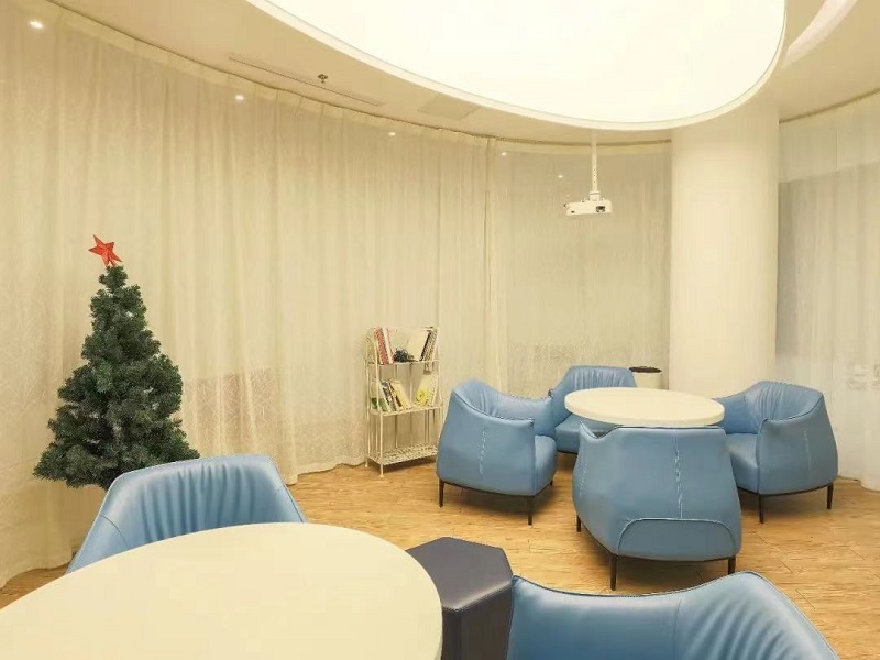 1712136992163762.jpg 一樓新休息區.jpg